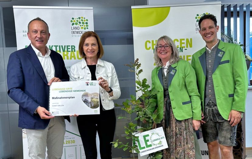 LTabg. BM Armin Forstner mit LR Simone Schmiedtbauer und GF Mag. Sandra Höbel mit Projektleiter Markus Rieger